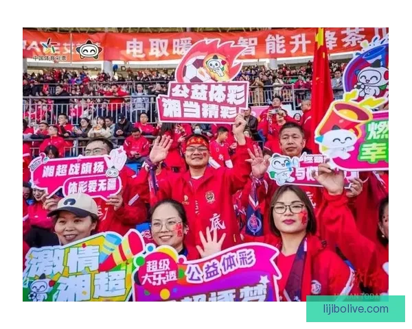 湘超联赛激战正酣 赛事精彩纷呈引发球迷热烈关注 湘超联赛激战正酣 赛事精彩纷呈引发球迷热烈关注